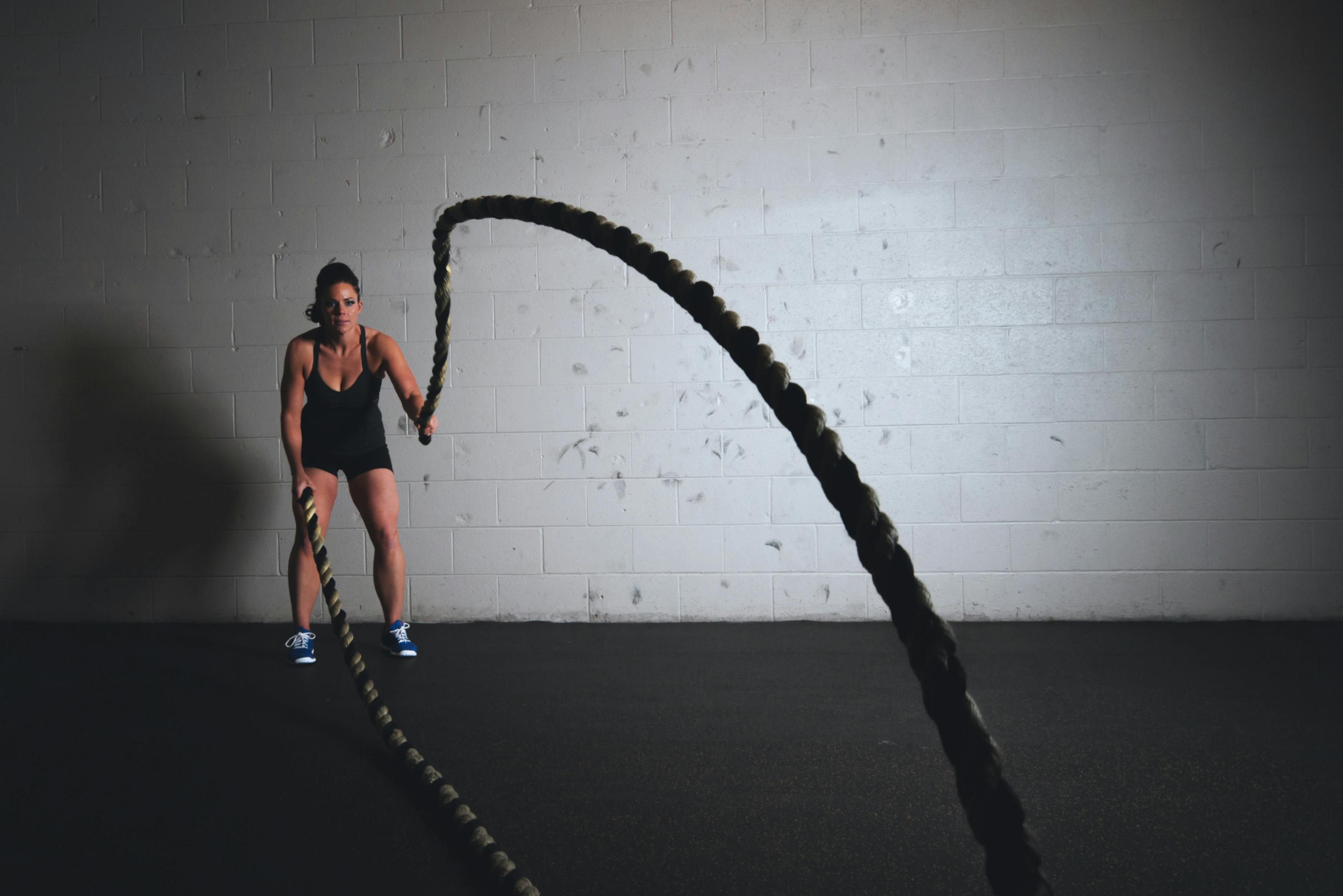 Fitness training with battle ropes